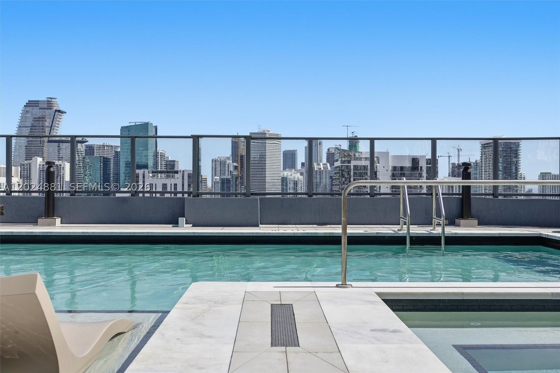Condo in Miami, Florida, United States 1 - 18001704