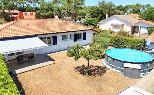 House in Centre, Tarnos, France 1