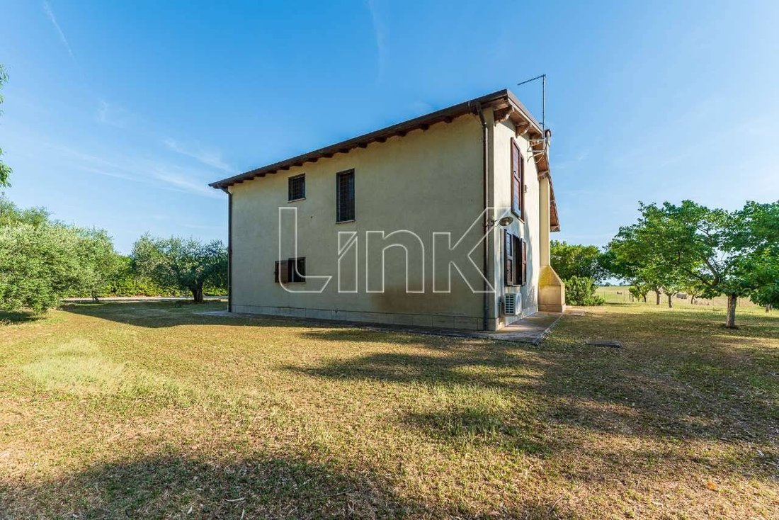 Villa a Aranova, Fiumicino, Lazio 3 - 18505202