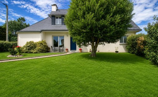House in Saint-Gildas-de-Rhuys, Brittany, France 1