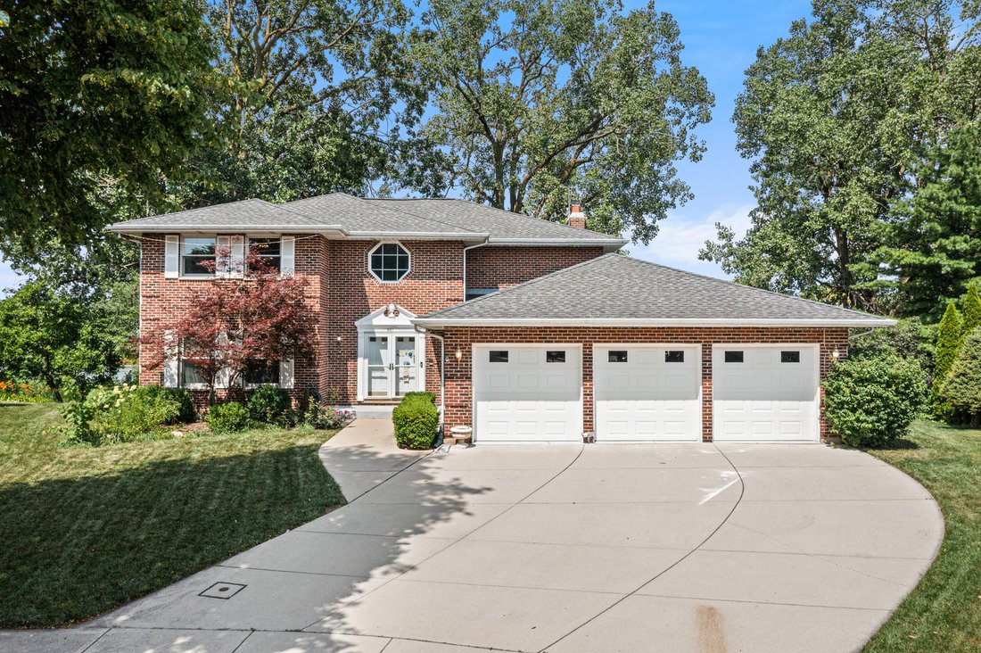 House in Hoffman Estates, Illinois, United States 1 - 18505701
