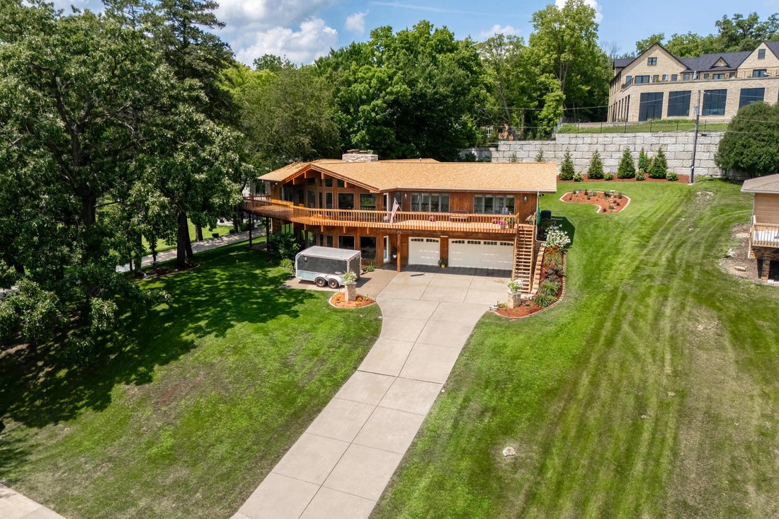 House in Le Claire, Iowa, United States 2 - 18505743