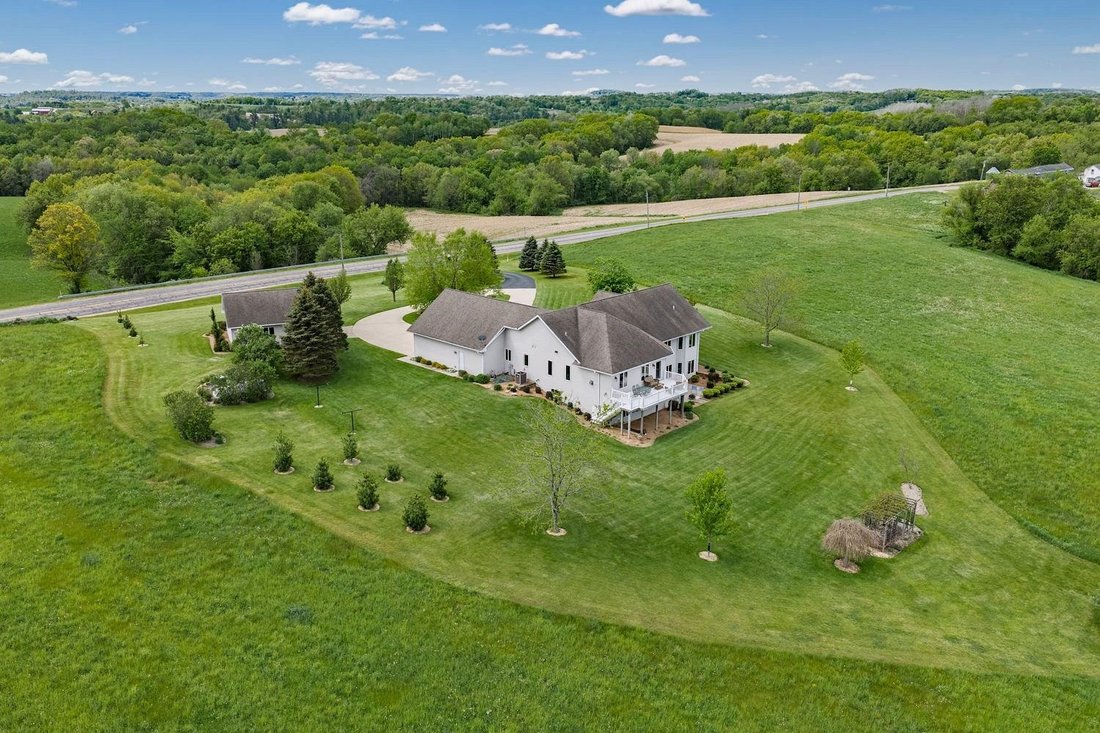 House in Elroy, Wisconsin, United States 3 - 18505483