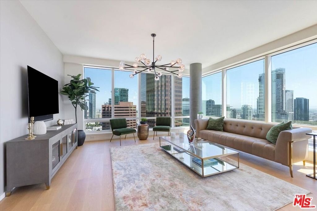 Condo in Los Angeles, California, United States 5 - 18505570
