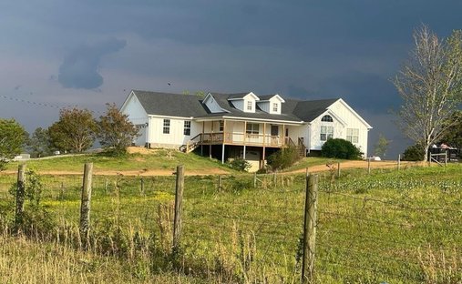 Farm Ranch in Centre, Alabama, United States 1