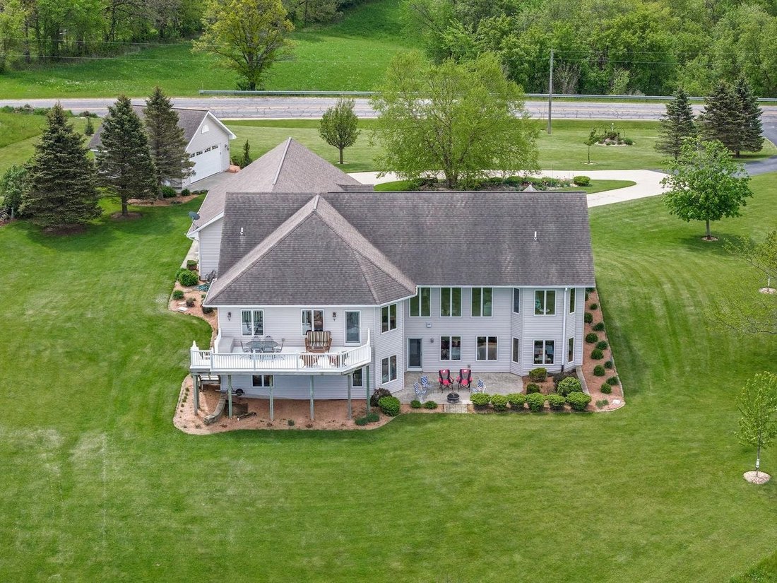 House in Elroy, Wisconsin, United States 2 - 18505483