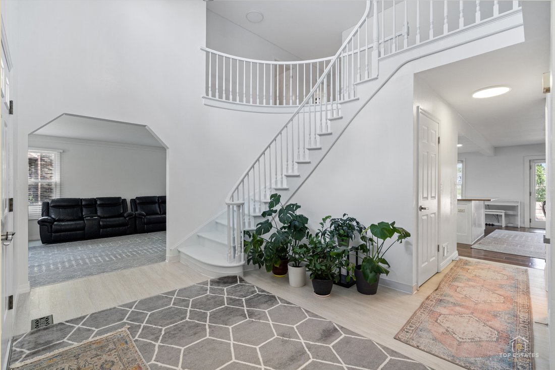 House in Hoffman Estates, Illinois, United States 4 - 18505701