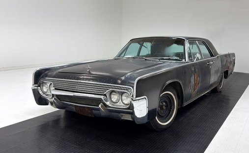 430ci 2bbl V8/LincolnDrive 3-Speed Auto/Good Bones/Iconic Styling/Resto Ready in Morgantown, United States 1