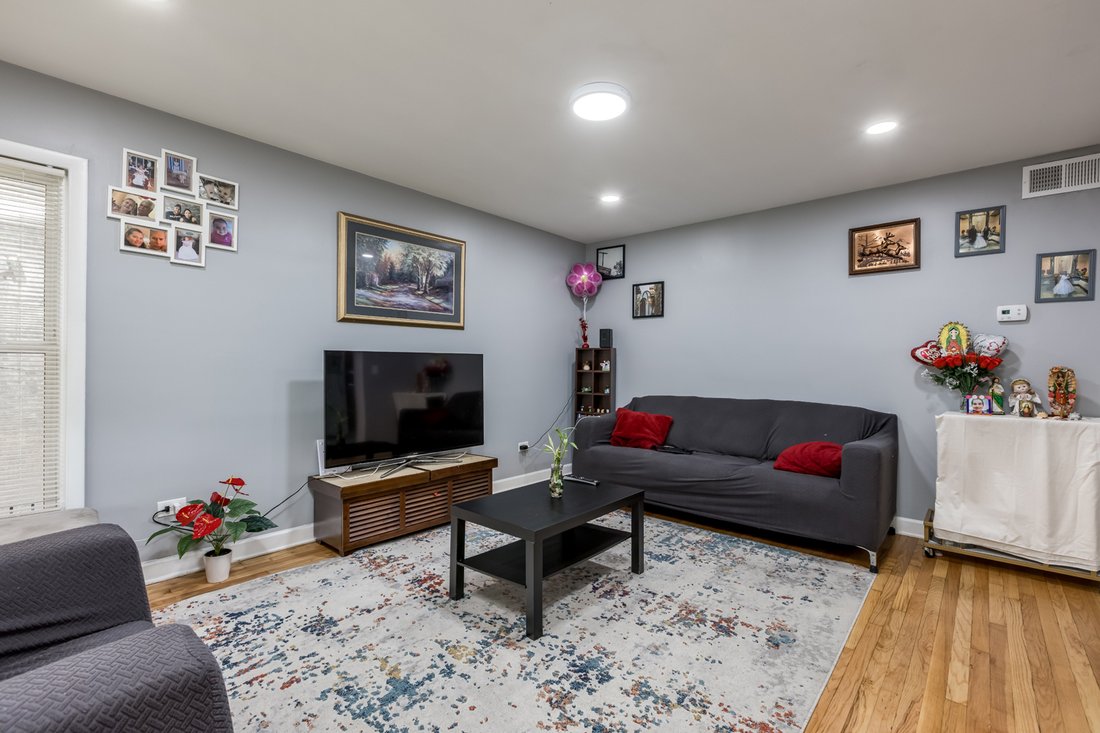 Chicago, Illinois, United States 3 - 18505646