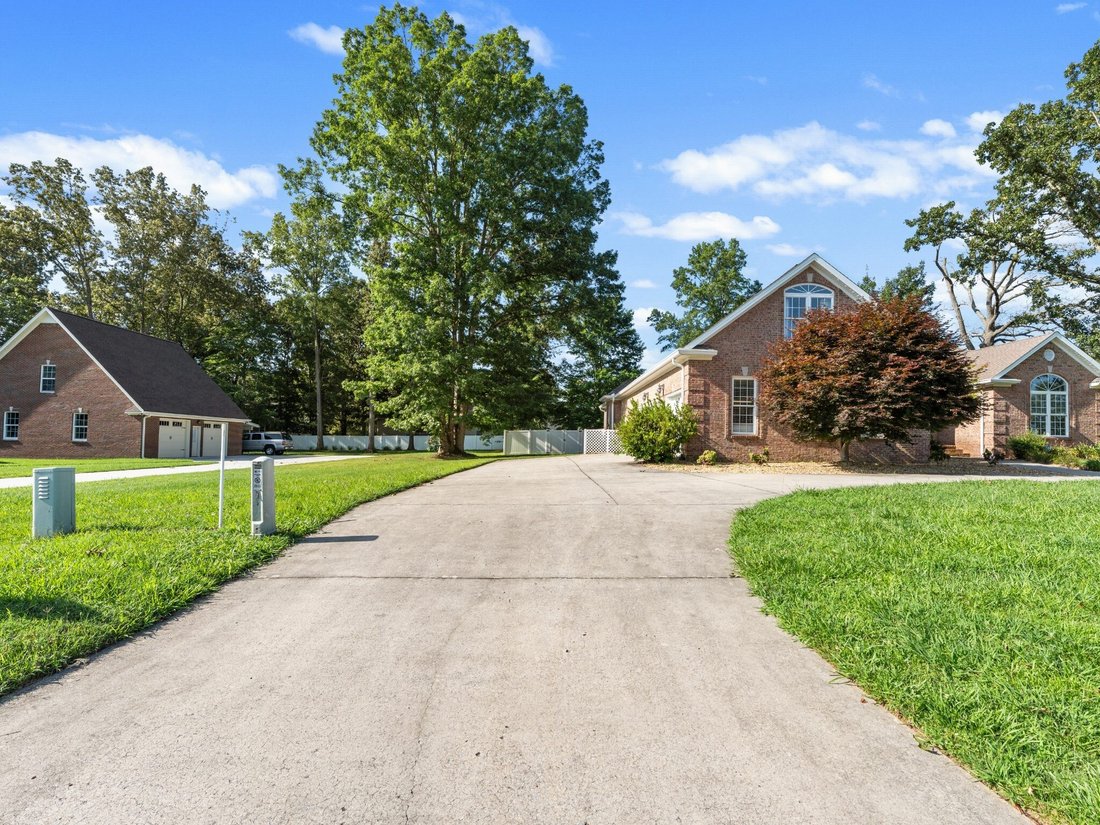 House in Manchester, Tennessee, United States 3 - 18505830