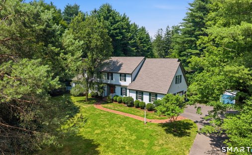 House in Simsbury, Connecticut, United States 1
