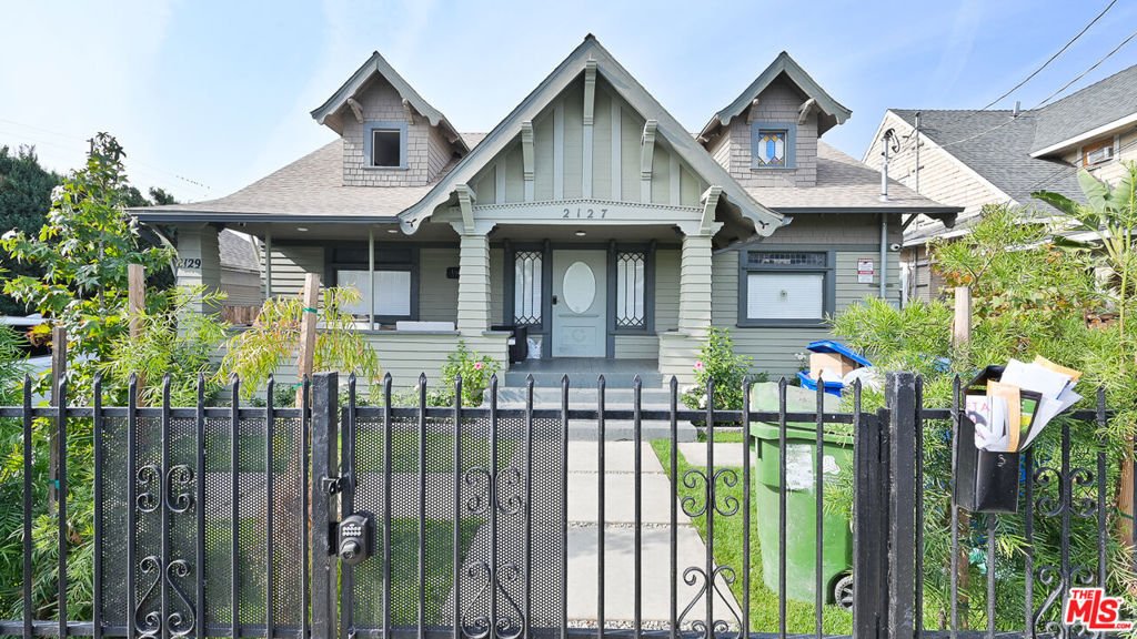 Los Angeles, California, United States 4 - 18505580