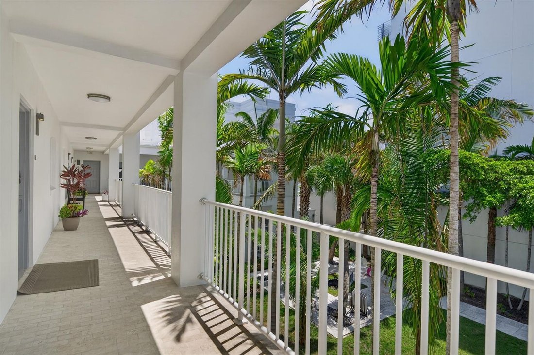 Condo in Sarasota, Florida, United States 3 - 18505647