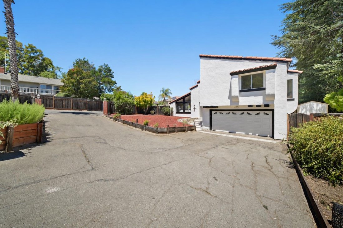 House in Los Gatos, California, United States 3 - 18506111