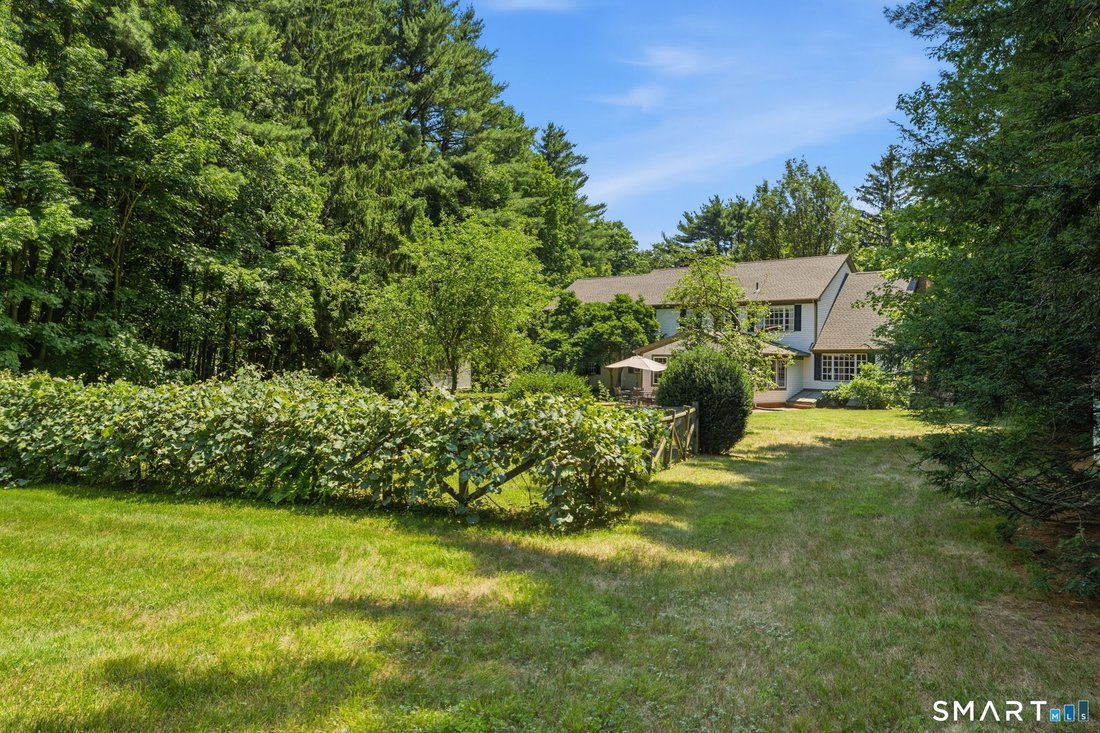 House in Simsbury, Connecticut, United States 3 - 18505877