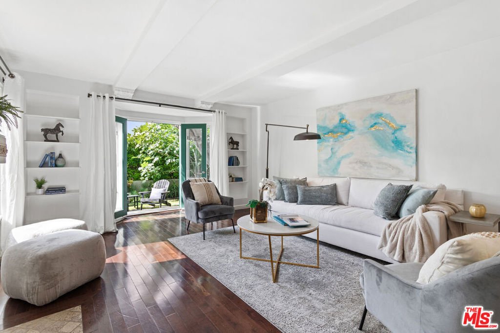 Los Angeles, California, United States 5 - 18505575