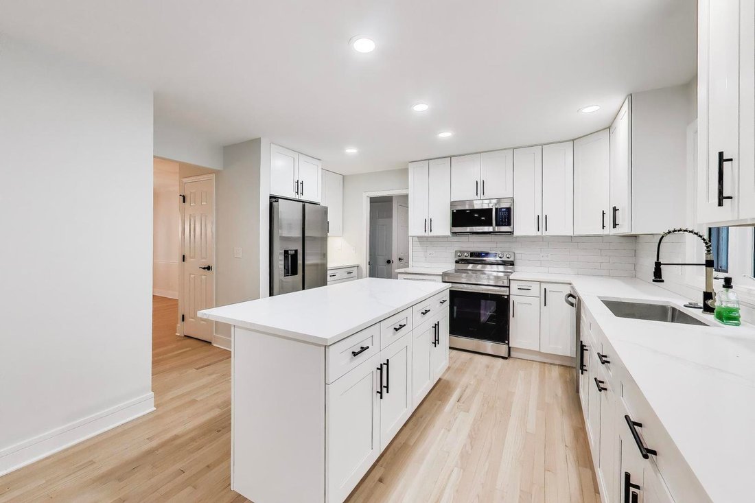 House in Cary, Illinois, United States 4 - 18505742