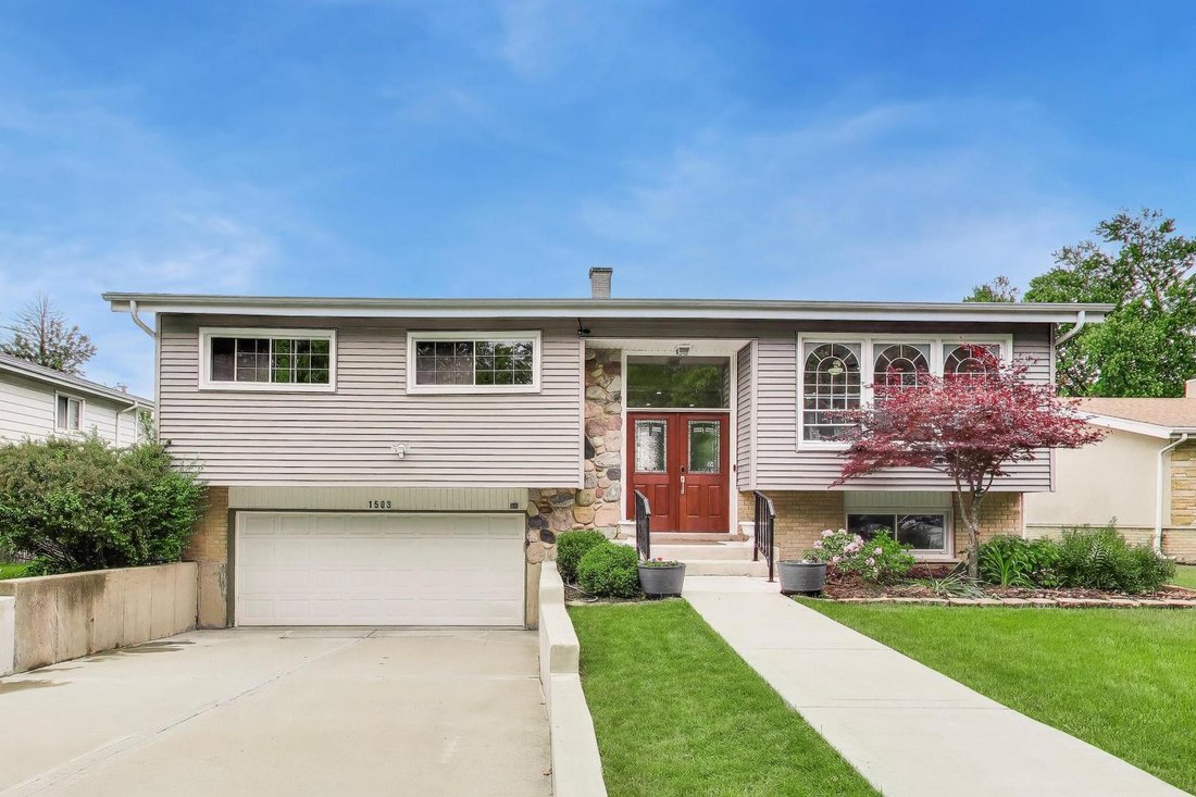 House in Mount Prospect, Illinois, United States 1 - 18505649