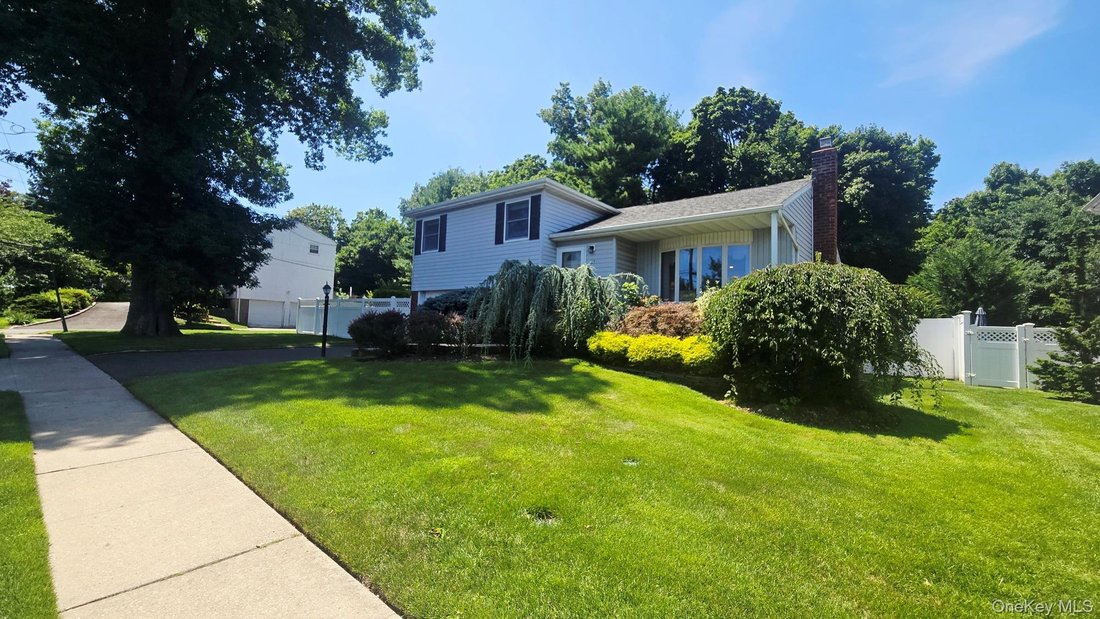 House in Syosset, New York, United States 2 - 18505687