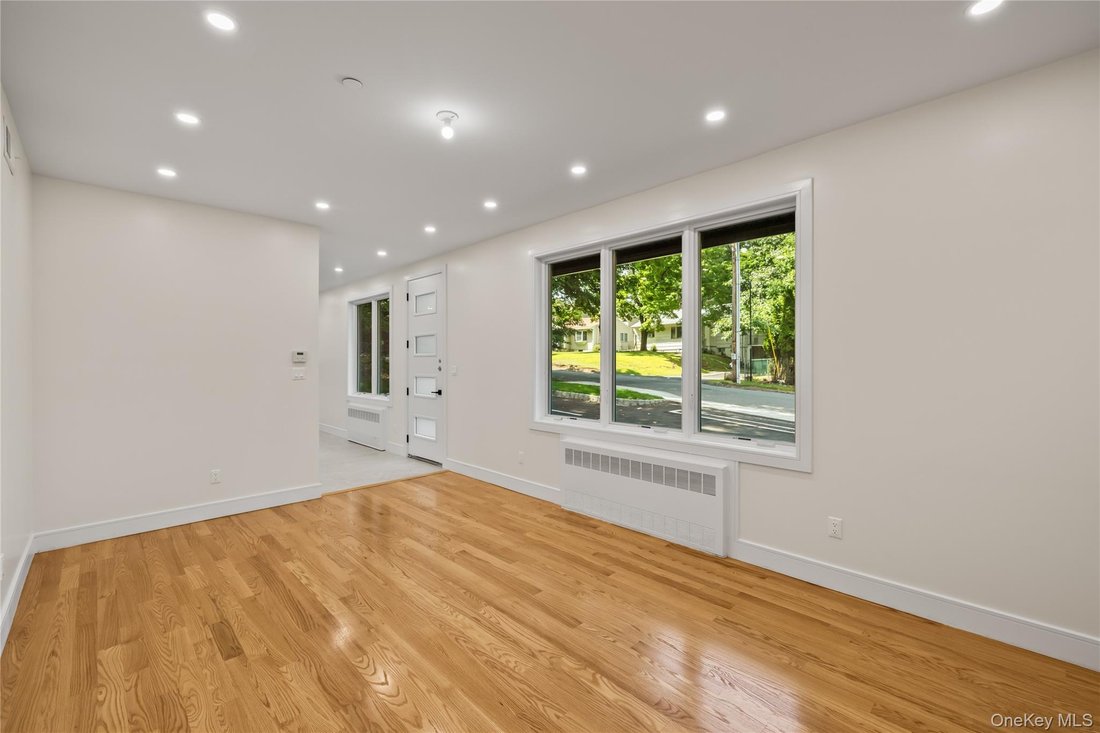 Condo in Airmont, New York, United States 5 - 18505982