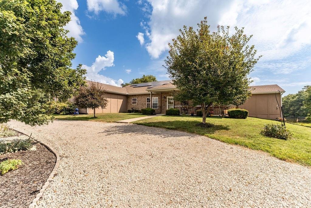 House in Amoret, Missouri, United States 4 - 18506071