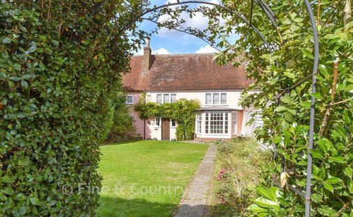Haus in Chigwell Row, Chigwell, England 1