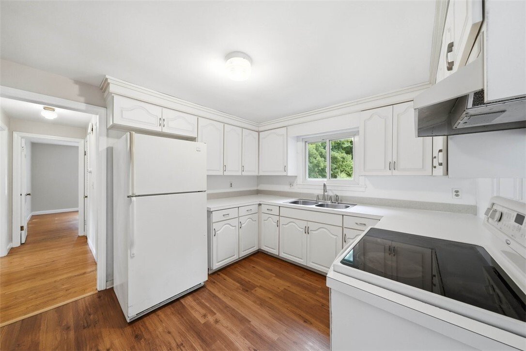 House in Cumberland, Rhode Island, United States 4 - 18505838