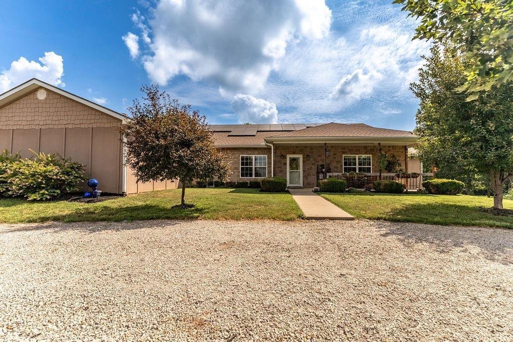 House in Amoret, Missouri, United States 3 - 18506071