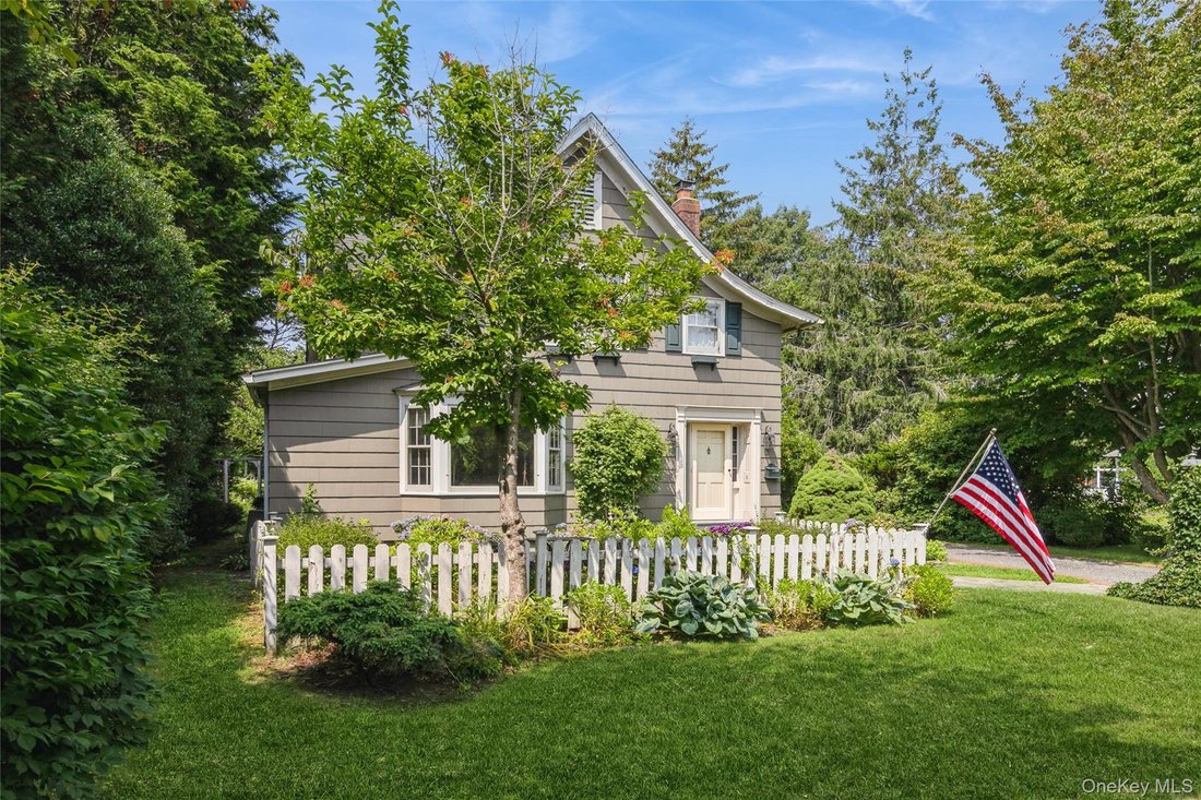 House in Yaphank, New York, United States 3 - 18505695