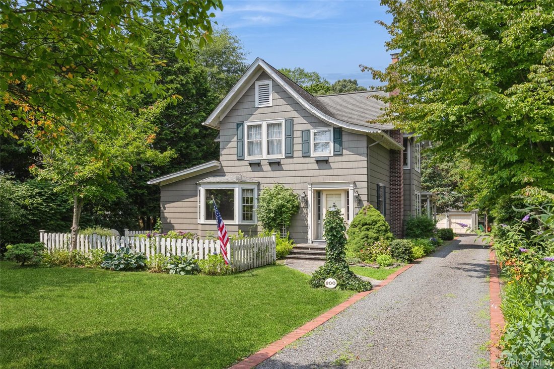 House in Yaphank, New York, United States 1 - 18505695