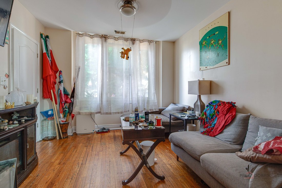 Chicago, Illinois, United States 5 - 18505737