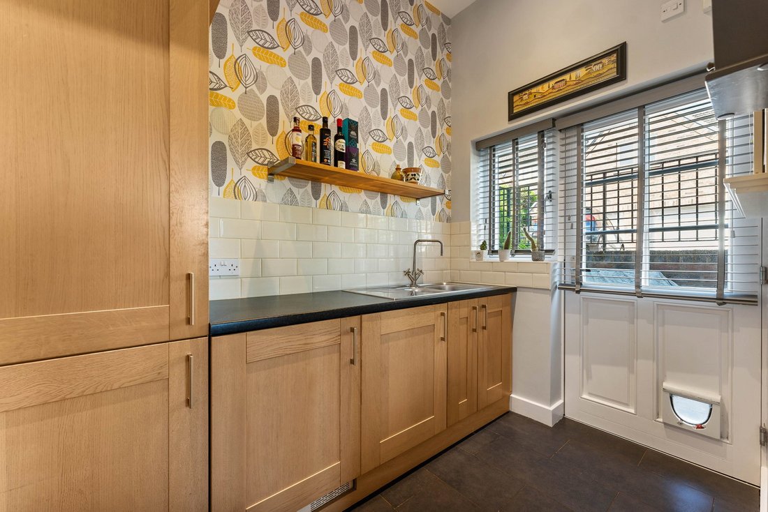 House in Dronfield, England 5 - 18505631
