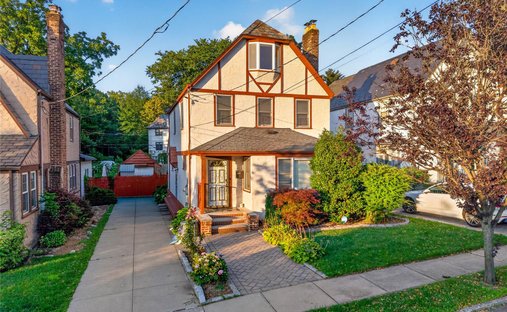 House in Great Neck, New York, United States 1