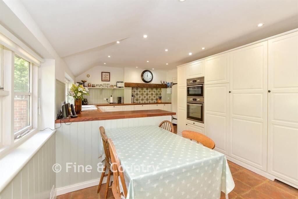House in Chigwell Row, Chigwell, England 4 - 18505738