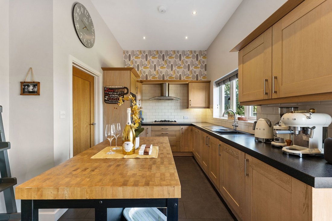 House in Dronfield, England 4 - 18505631