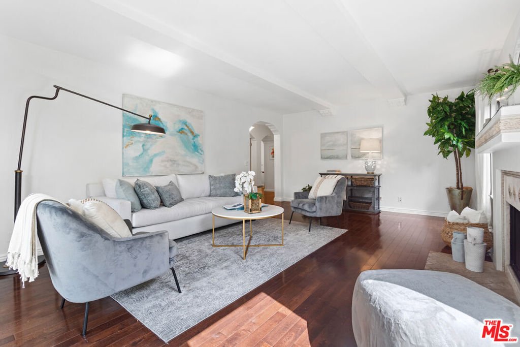 Los Angeles, California, United States 3 - 18505575