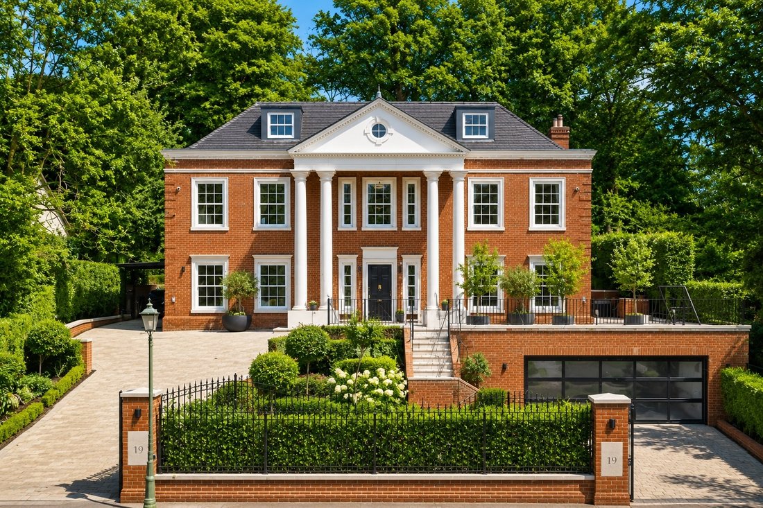 House in Tatling End, Gerrards Cross, England 1 - 18273189