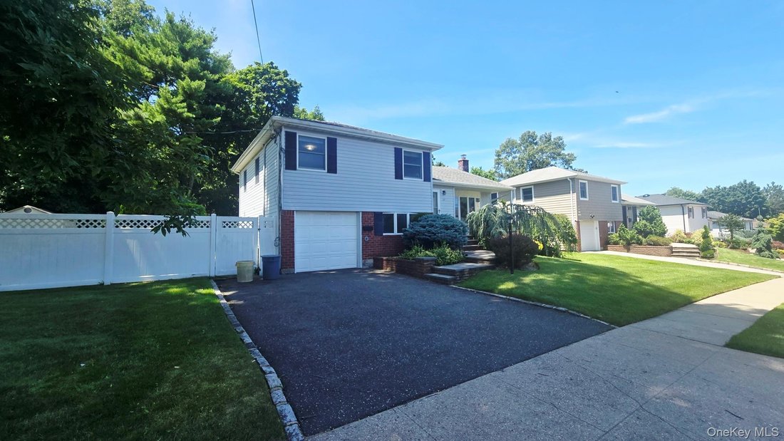 House in Syosset, New York, United States 3 - 18505687