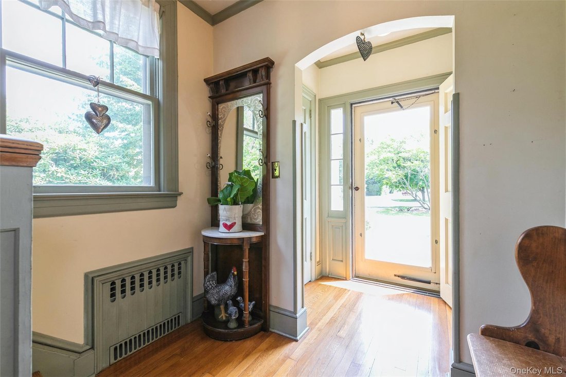 House in Yaphank, New York, United States 5 - 18505695