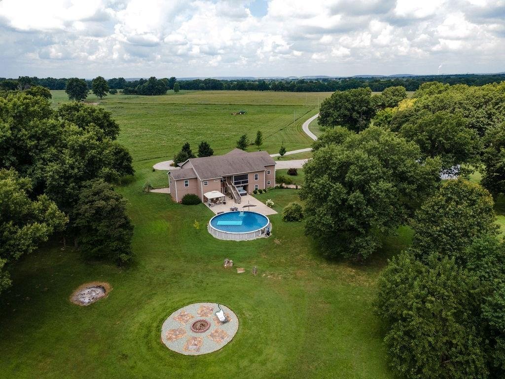 House in Amoret, Missouri, United States 2 - 18506071