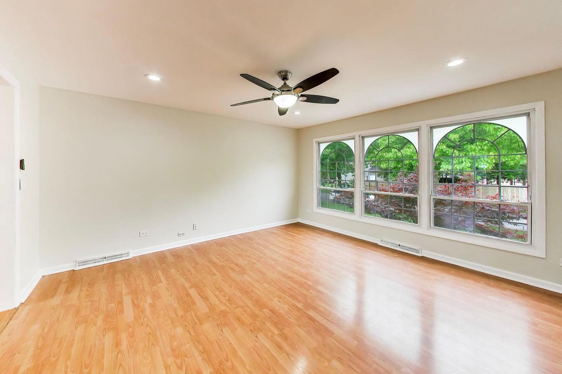 House in Mount Prospect, Illinois, United States 4 - 18505649