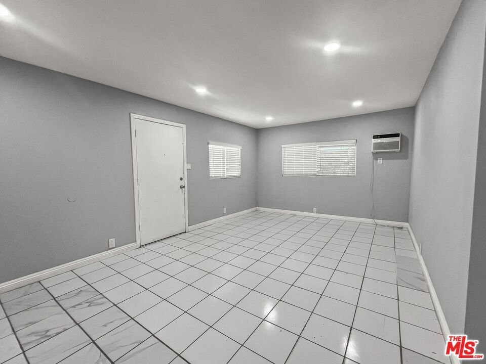 San Bernardino, California, United States 5 - 18505573