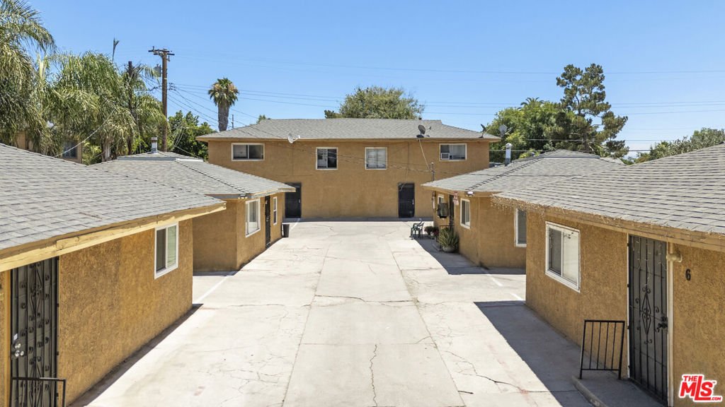 San Bernardino, California, United States 1 - 18505573