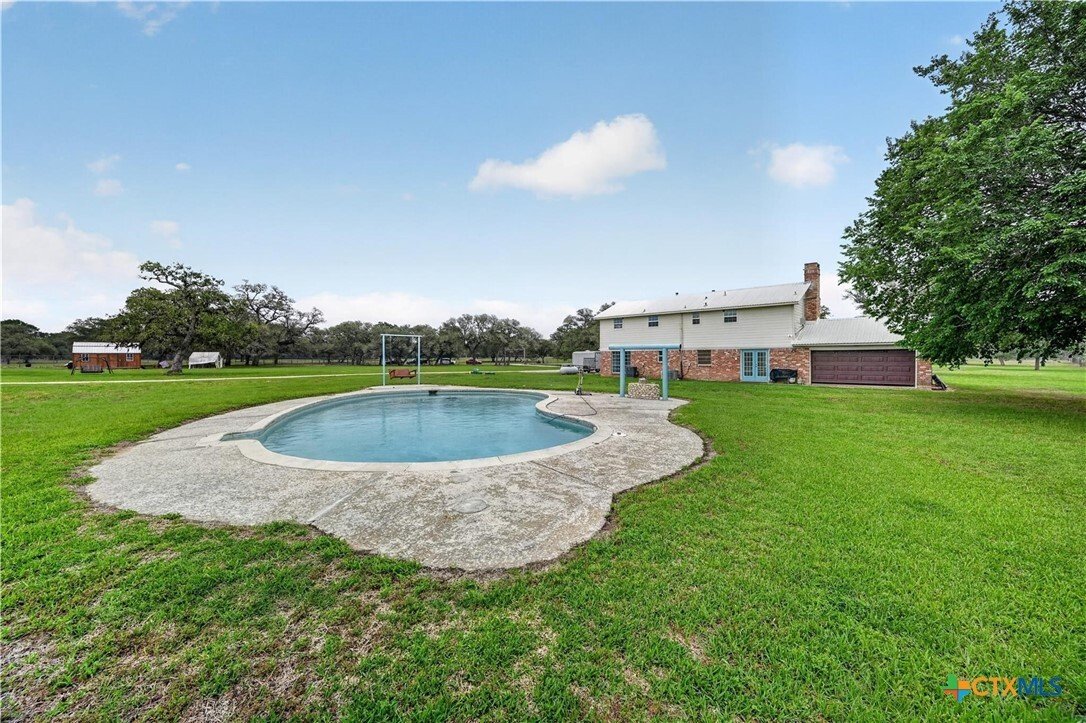 House in Hallettsville, Texas, United States 3 - 18506102