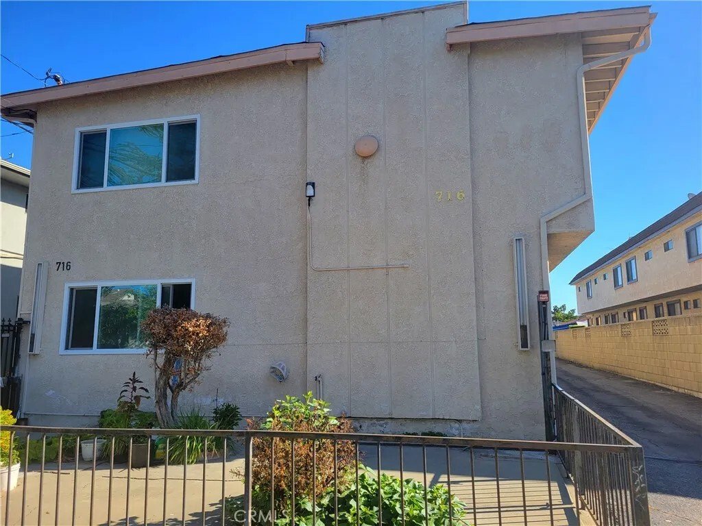 Alhambra, California, United States 1 - 18506345