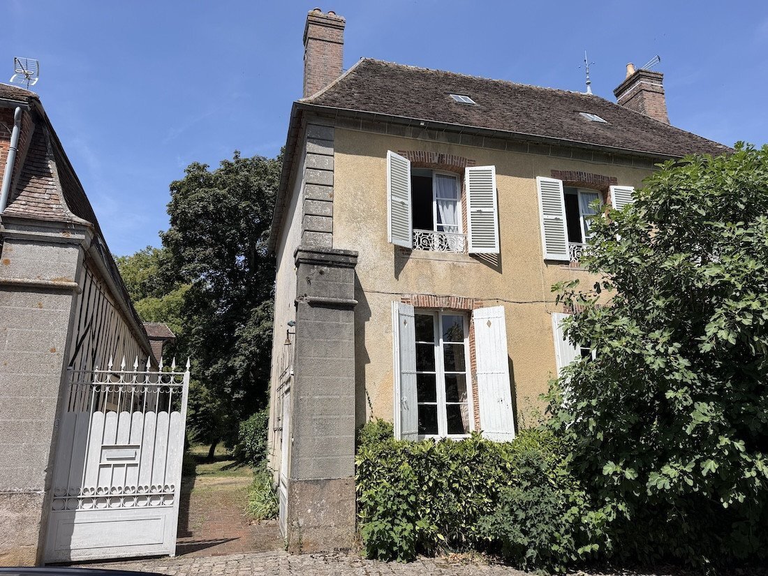 Estate in La Ferte-Vidame, Centre-Val de Loire, France 2 - 16286341