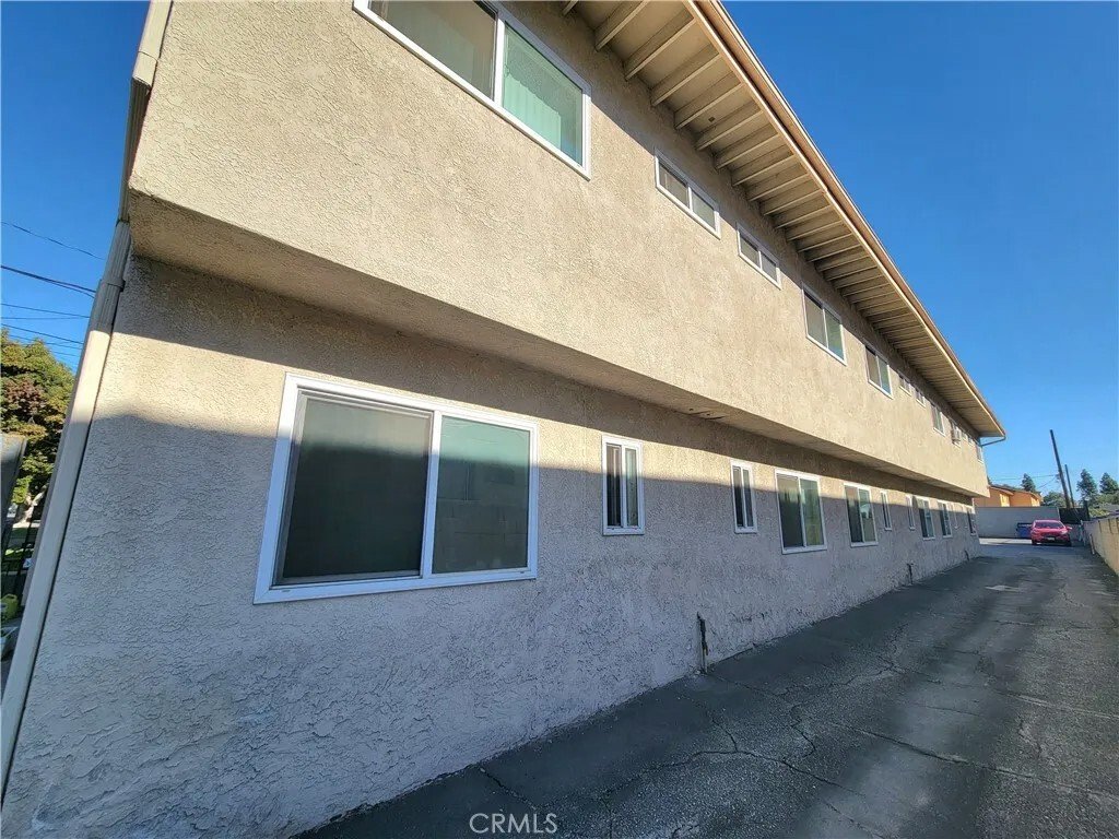 Alhambra, California, United States 2 - 18506345