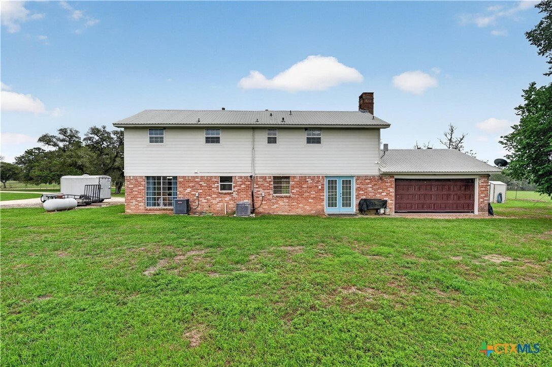 House in Hallettsville, Texas, United States 5 - 18506102