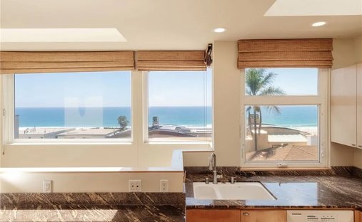 Townhouse in Manhattan Beach, California, United States 1