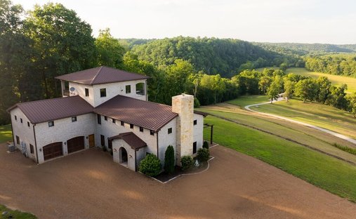 House in Charlotte, Tennessee, United States 1